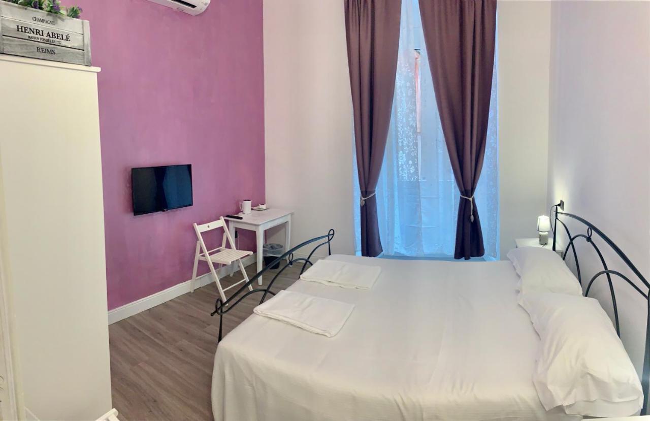 Affittacamere Virginia'S Rooms เจนัว ภายนอก รูปภาพ